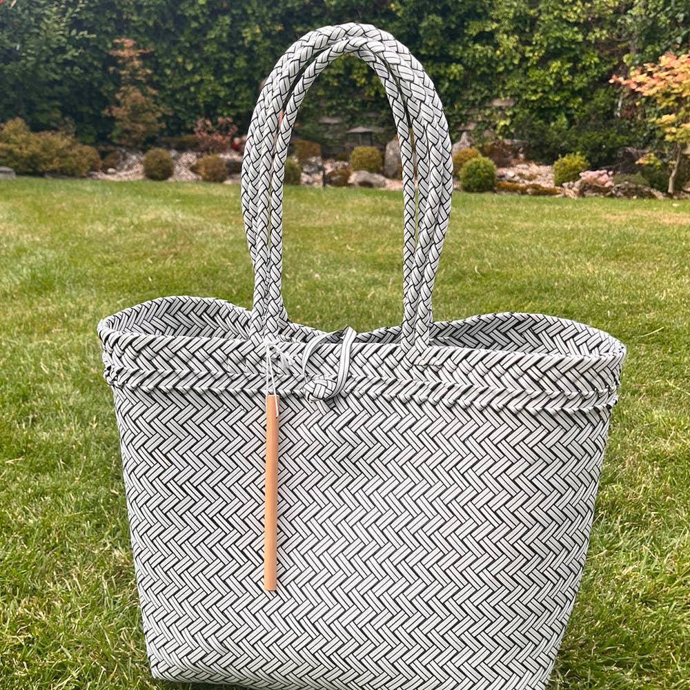 Recycled Plastic Woven Beach/Tote Long Strapped Bag: Pink